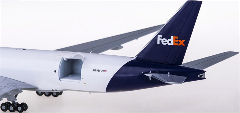 Geminijets FedEx Boeing 777-200LRF N888FD Interactive Series 1:200 Diecast Model view 5