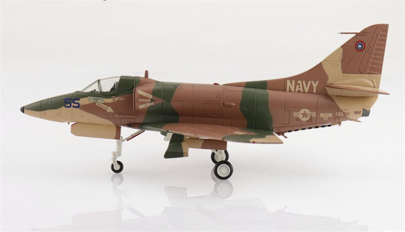 HOBBY MASTER A4E Skyhawk Aggressor 151095 US Navy 1985/86 1:72 Aircraft Pre-built Model