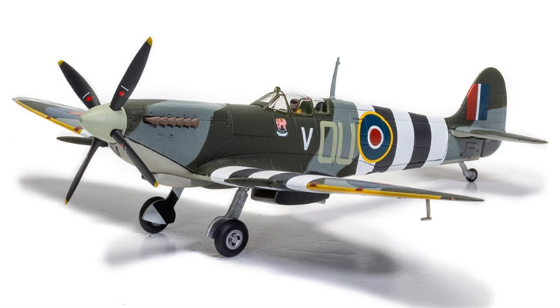 CORGI Supermarine Spitfire MkIXe ML407 Sq Ldr John 'Johnnie' Houlton 1:72 Airplane Pre-built Model