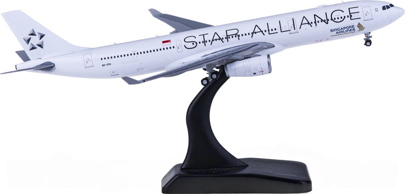 JC Wings Singapore Airlines Airbus A330-300 9V-STU Star Alliance 1:400 Diecast Model view 4