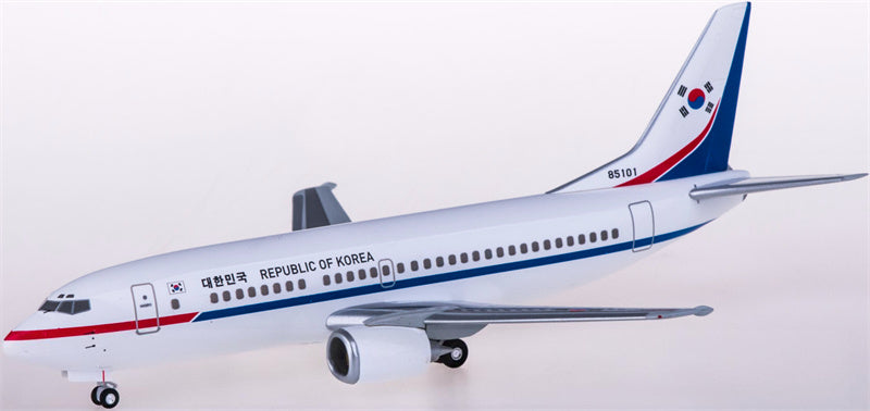 Hogan Republic of Korea Air Force Boeing 737-300 85101 1:200 ABS Model view 1