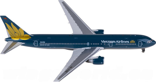 Phoenix Vietnam Airlines Boeing 767-300ER VN-A762 1:400 Diecast Model view 1