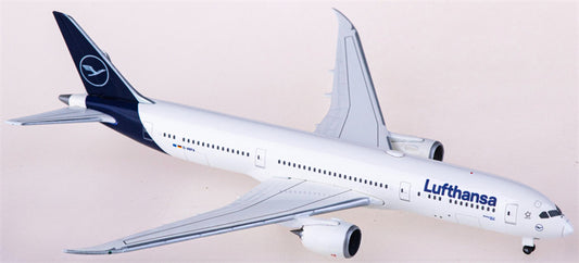 Herpa Lufthansa Boeing 787-9 Dreamliner D-ABPA 1:500 Diecast Model view 1