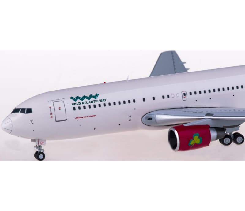 JC Wings Omni Air International Boeing 767-200ER N225AX 1:200 Aircraft Pre-built  Airliner Model Display