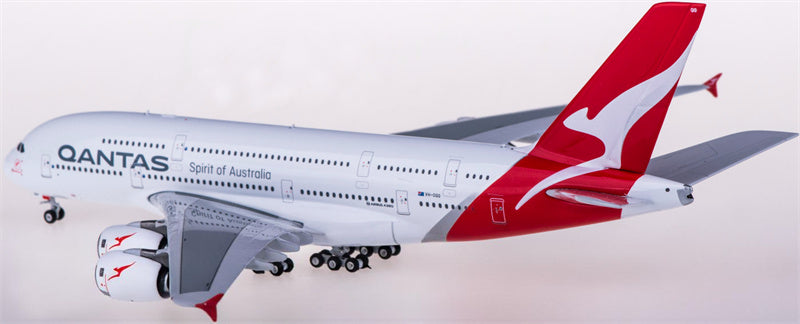 Phoenix Qantas Airbus A380 VH-OQG 1:400 Diecast Model view 4