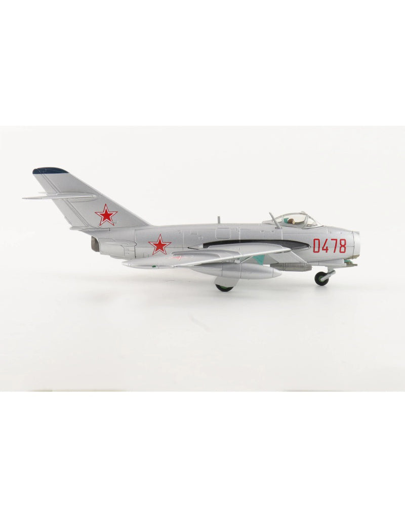 HOBBY MASTER Soviet Union Air Force MiG-17F Fresco C  1:72 Model  w/ UB-16-57 Red 0478