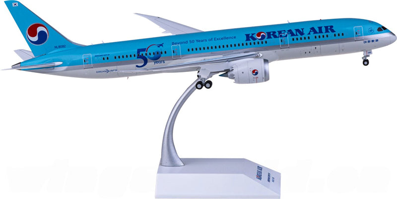 JC Wings Korean Air Boeing 787-9 HL8082 1:200 Diecast Model view 1