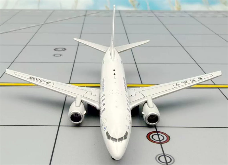 PandaModel 1:400 Xiamen Airlines B737-700 B-5038 DIECAST Model