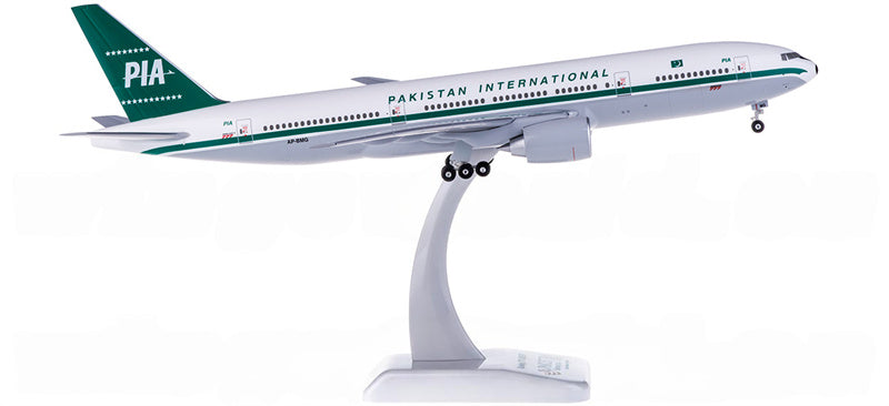 Hogan Pakistan International Airlines Boeing 777-200 AP-BMG Retro Livery 1:200 ABS Model view 1