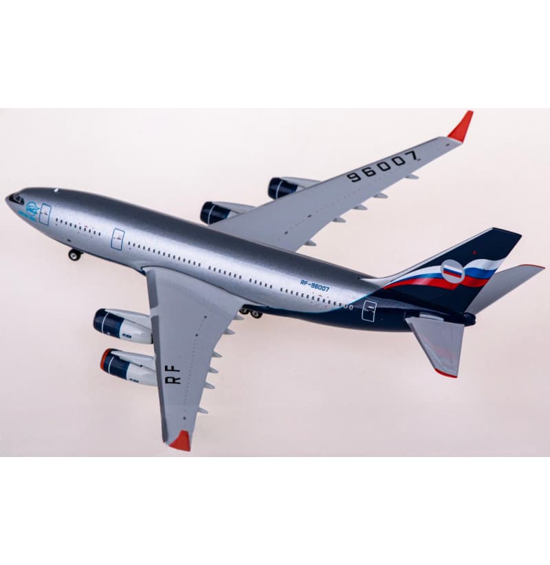 Phoenix Ilyushin IL-96-300 RF-96007 1:400 Aircraft Pre-built  Airliner Model Display