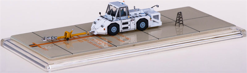 JC Wings Japan Airlines Komatsu WT250E Towing Tractor 1:200 Accessory Model view 1