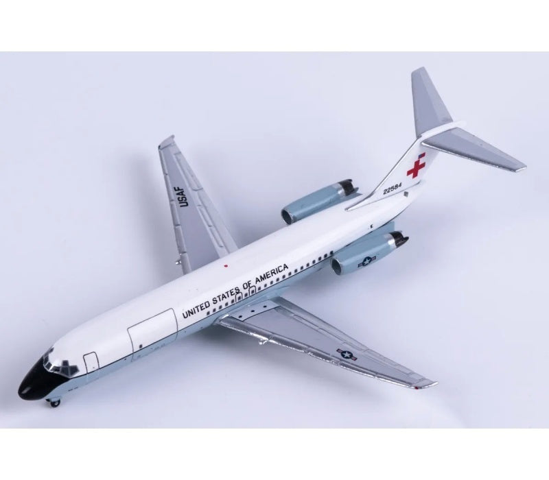 Aeroclassics 1:400 US Air Force McDonnell Douglas DC-9 22584  DIECAST Model