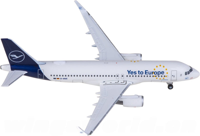 Herpa Lufthansa Airbus A320 D-AIUC 1:500 Diecast Model view 4