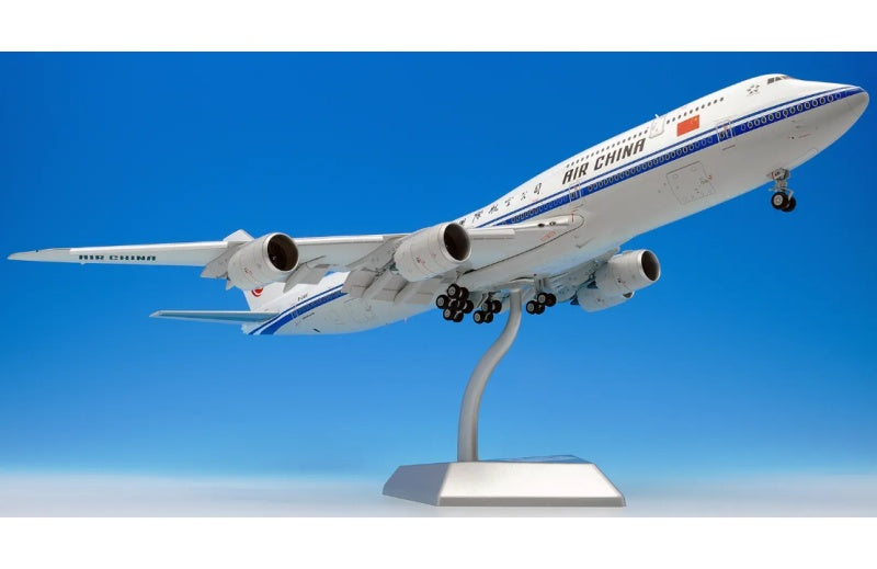 SQ Wings 1:200 Air China B747-8I B-2481 Flaps down DIECAST Model