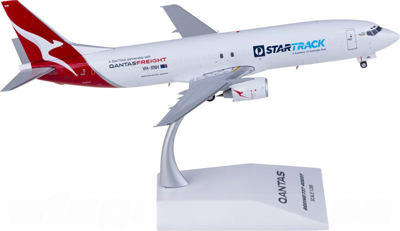 JC Wings Qantas Boeing 737-400SF VH-XNH 1:200 Diecast Model view 1
