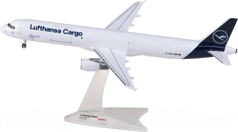 Herpa Lufthansa Cargo Airbus A321P2F D-AEUC 1:200 ABS Model view 1