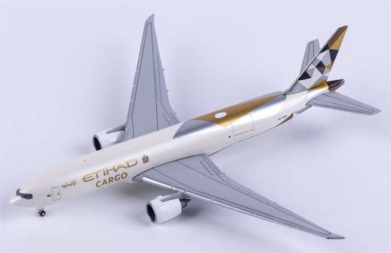 Herpa Etihad Cargo Airways Boeing 777-200LRF A6-DDD 1:500 Diecast Model view 1