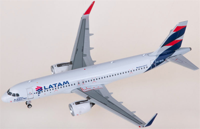 Phoenix LATAM for Airbus A320neo CC-BHG 1:400 Aircraft Pre-built Model