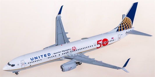 JC Wings 1:200 United Airlines Boeing 737-900ER N66837 Diecast Model view 1