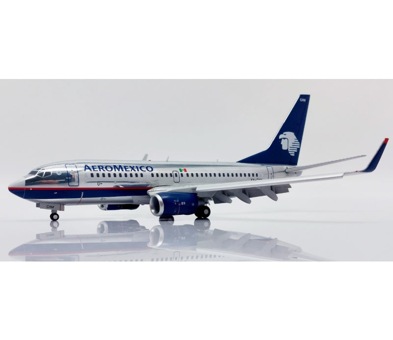 JC Wings 1:200 Aeromexico B737-700 XA-CAM Flaps down DIECAST Model