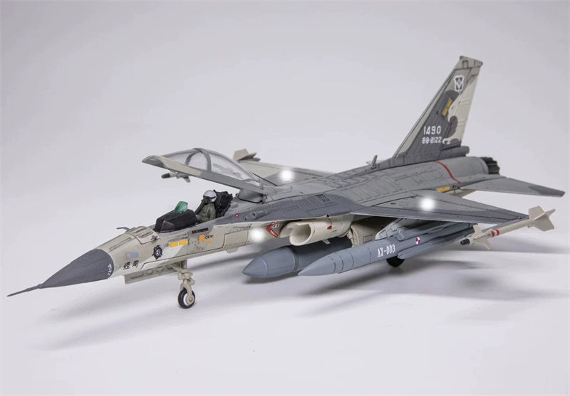 TTF Project Hsiung Feng III anti-ship missile F-CK-1 IDF 1:72 Model    1490