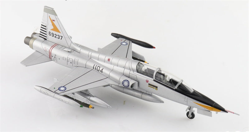 HOBBY MASTER F-5B Freedom Fighter 1104/66-9237 ROCAF 1960s 1:72 Aircraft Pre-built Model