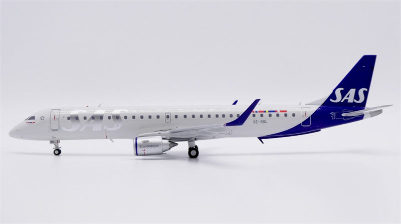 JC Wings Scandinavian Airlines SAS Embraer ERJ-195LR SE-RSL 1:200 Diecast Model view 4