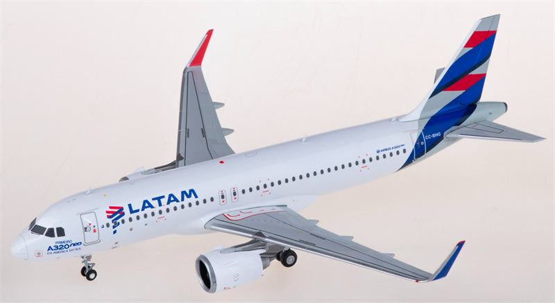 Geminijets LATAM Airbus A320neo CC-BHG 1:200 Diecast Model view 3