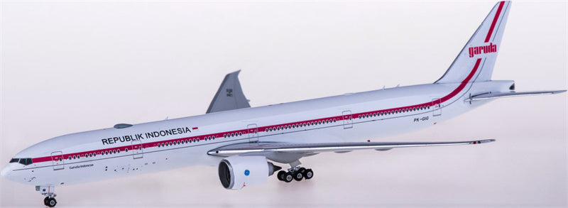 Phoenix Garuda Indonesia Boeing 777-300ER PK-GIG 1:400 Diecast Model view 2