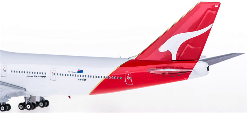 Phoenix Qantas Boeing 747-400 VH-OJA 1:400 Diecast Model view 2
