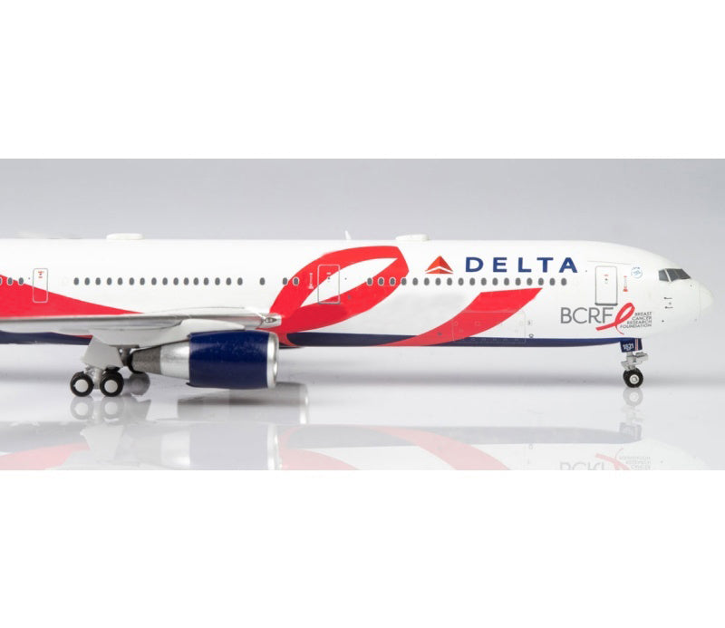 PandaModel 1:400 Delta Air Lines B767-400ER N845MH  DIECAST Model