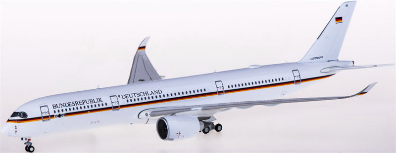 Geminijets Luftwaffe Bundesrepublik Deutschland Airbus A350-900 10+03 1:400 Diecast Model view 2