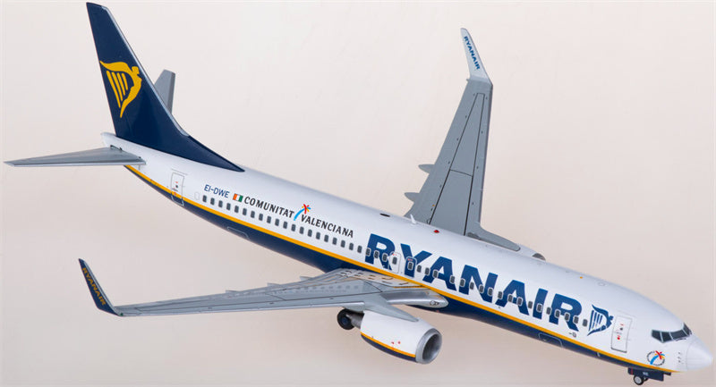 JC Wings Ryanair Boeing 737-800 EI-DWE 1:200 Diecast Model view 1