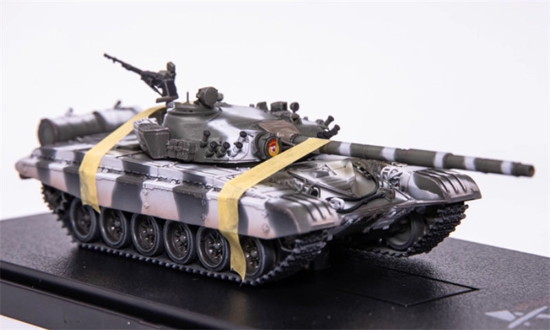 ARTISAN Russian T-72A main battle tank guards snow camouflage 1:72 Tank Pre-built Model