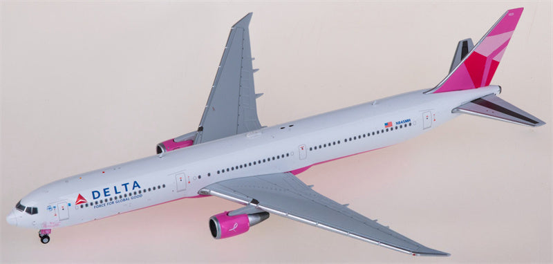 Geminijets Delta Air Lines Boeing 767-400ER N845MH 1:400 Diecast Model view 4