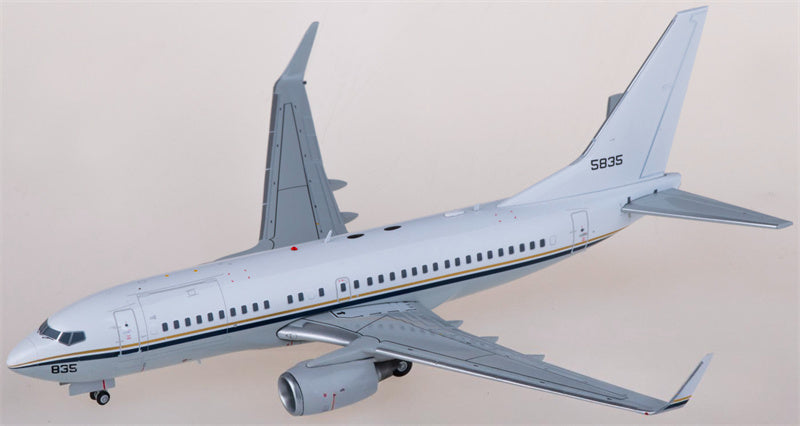 JC Wings US Navy Boeing 737-700 C-40A Clipper 165835 1:200 Diecast Model view 2