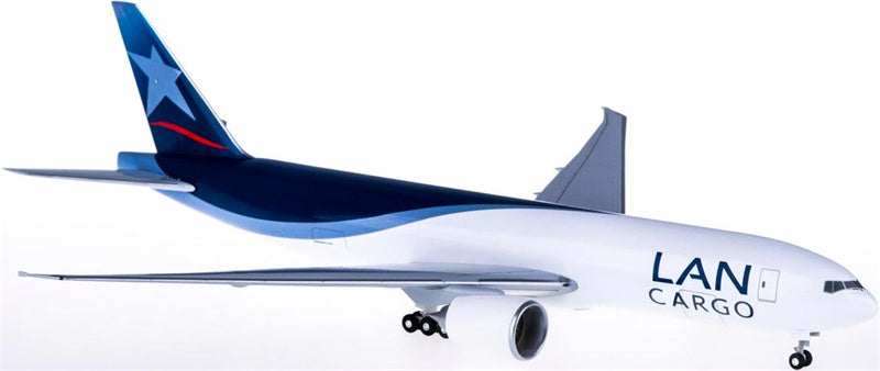 Hogan LAN Cargo Boeing 777-200F 1:200 ABS Model view 1