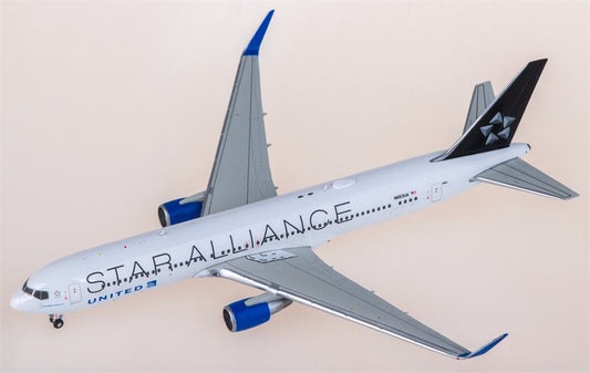 Geminijets United Airlines for Boeing 767-300ER N653UA Star Alliance 1:400 Airplane Pre-built  Airliner Model Display