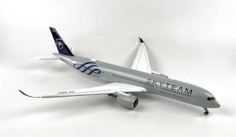JC Wings 1:200 Vietnam Airlines Airbus A350-900 VN-A897 Flaps down DIECAST Model