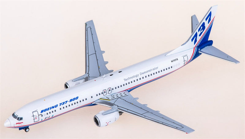 JC Wings 1:400 Boeing 737-900 N737X Diecast Model view 2