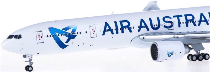 JC Wings Air Austral Boeing 777-300ER F-OSYD 1:400 Diecast Model view 4