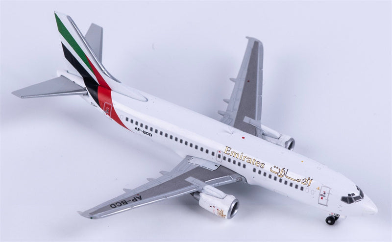 Geminijets 1:400 Emirates Boeing 737-300 AP-BCD  Diecast Model
