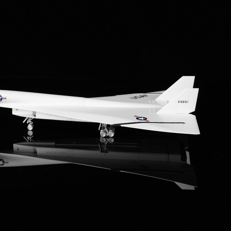 SQ Wings US Air Force XB-70  1:200 Model   White 20001