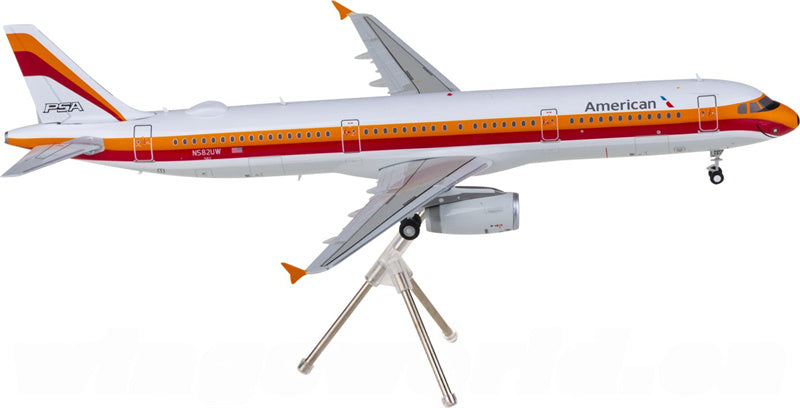 Geminijets American Airlines Airbus A321 N582UW 1:200 Diecast Model view 2