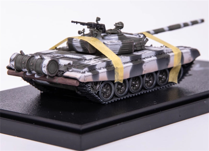 ARTISAN Russian T-72A main battle tank guards snow camouflage 1:72 Tank Pre-built Model