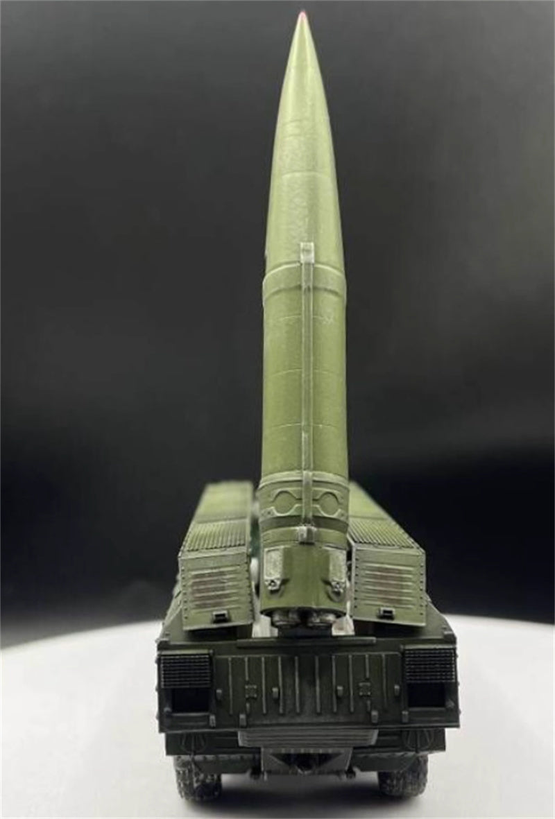 AM Soviet Guard Spider (SS-23) Oka Tactical Ballistic Missile Pure green coating 1:72 Tank Pre-built Model