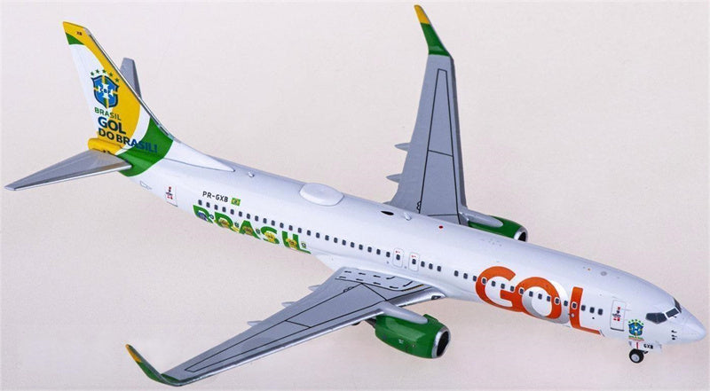 NG Models GOL Boeing 737-800 PR-GXB 1:400 Diecast Model view 2