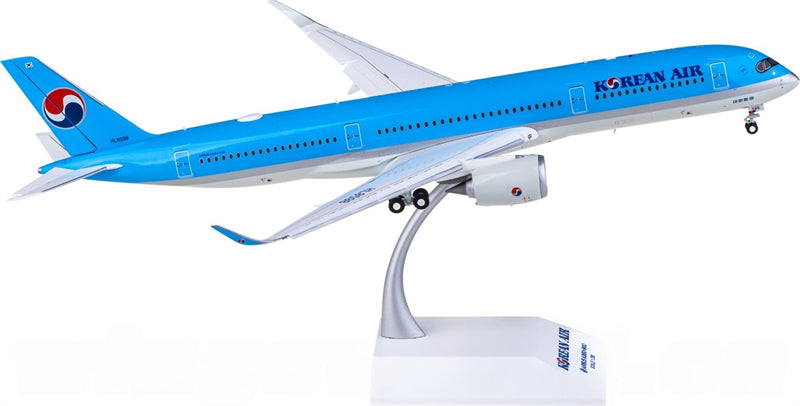 JC Wings 1:200 Korean Air Airbus A350-900XWB HL8598 Flaps down Diecast Model view 2
