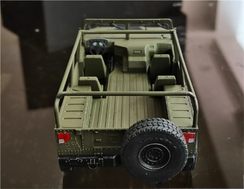 ARTISAN Chinese Army Warrior Off road Vehicle 1:35 Tank Pre-built Model