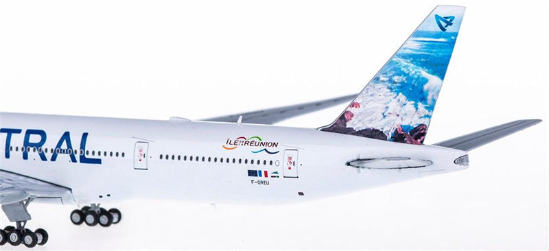 JC Wings Air Austral Boeing 777-300ER F-OREU 1:400 Diecast Model view 2